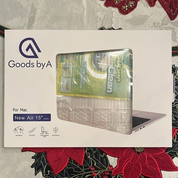 Brand New MacBook Air 15" Clear Hard Case w/ Screen Protector & Webcam Cover - Picture 10 of 16